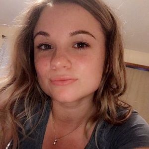 Meet your Posher, Emileigh